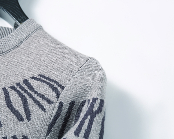 ブランドセーター角部分ディテール